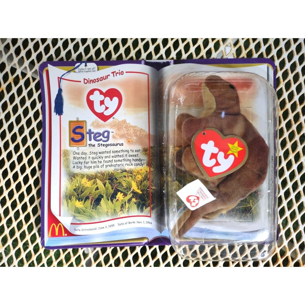 McDonald's TY Steg the Stegosaurus Beanie Baby Plush - 2000 Dinosaur Trio Happy